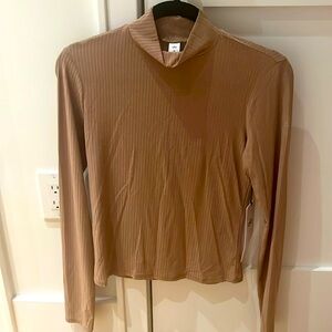 Alo yoga toasted almond milk neck exercise top.  New with labels never worn.